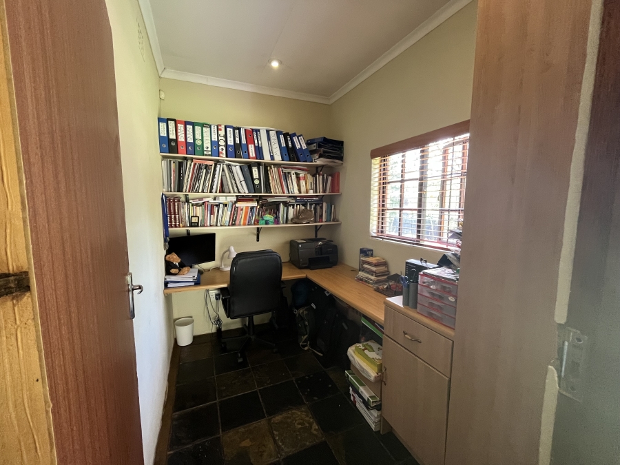 3 Bedroom Property for Sale in Safari Gardens North West